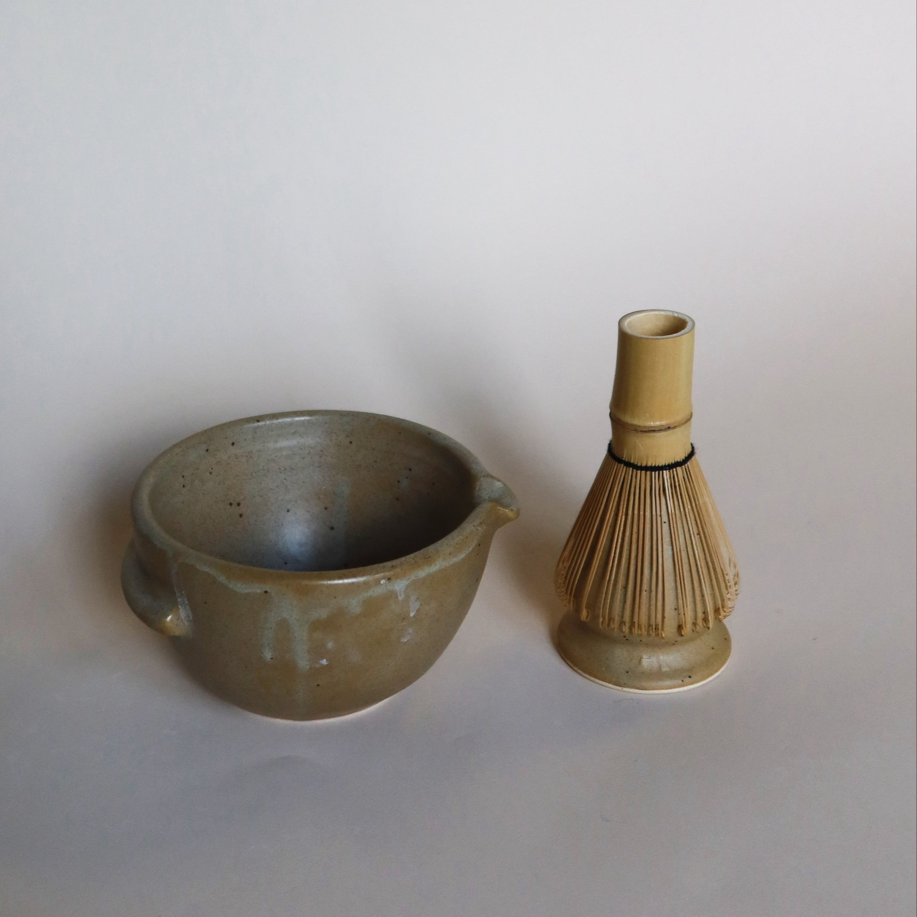 Victoria Handmade Matcha Holder | Brown