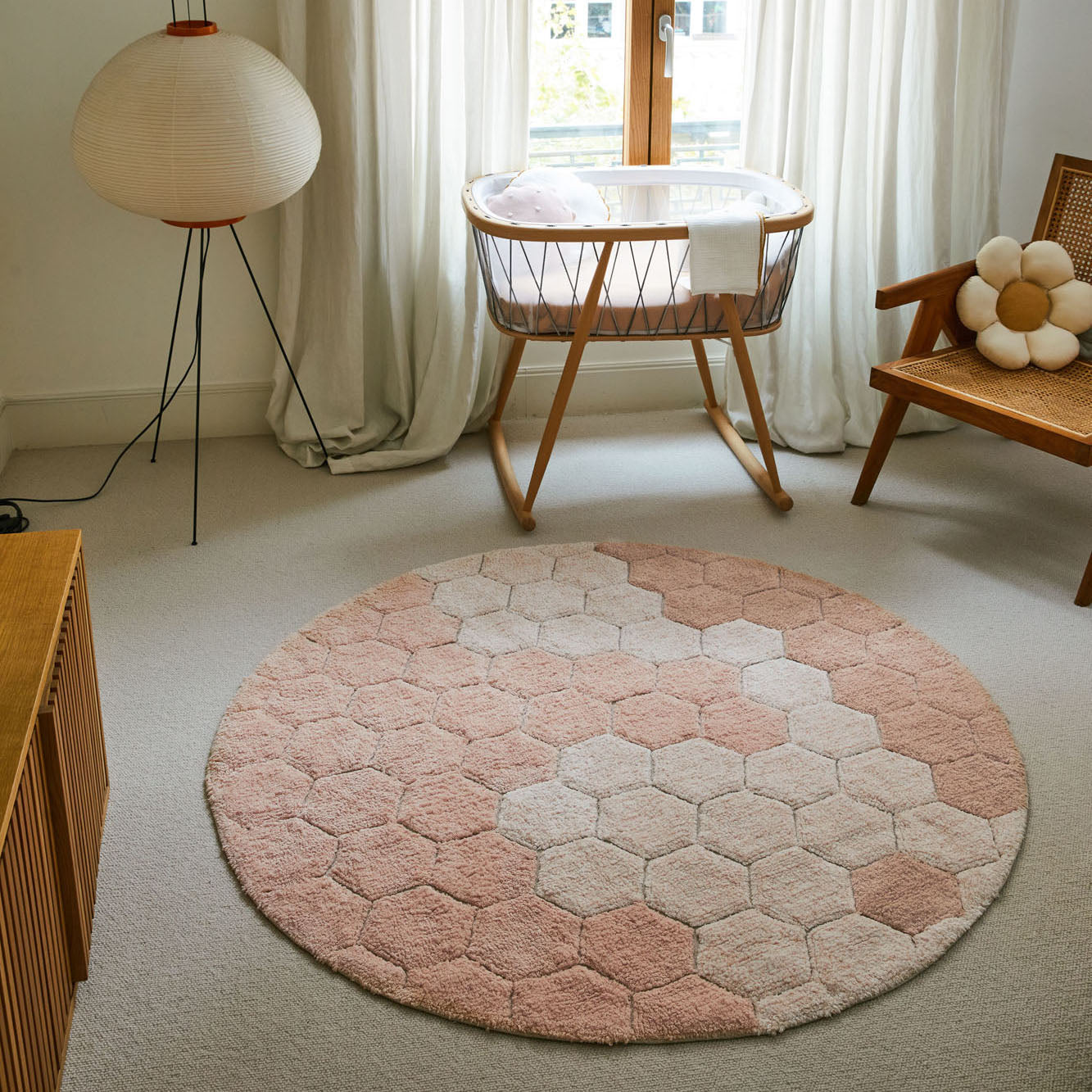 Honeycomb Rose Washable Round Rug