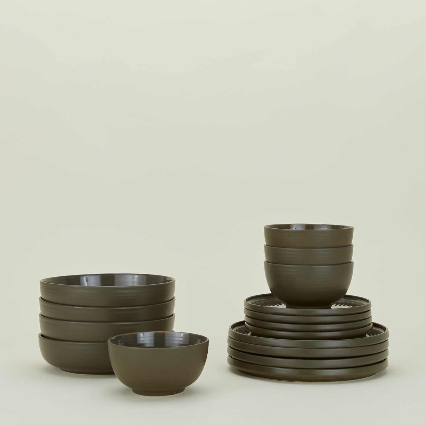 Essential Dinnerware - 16 pc Set, Olive