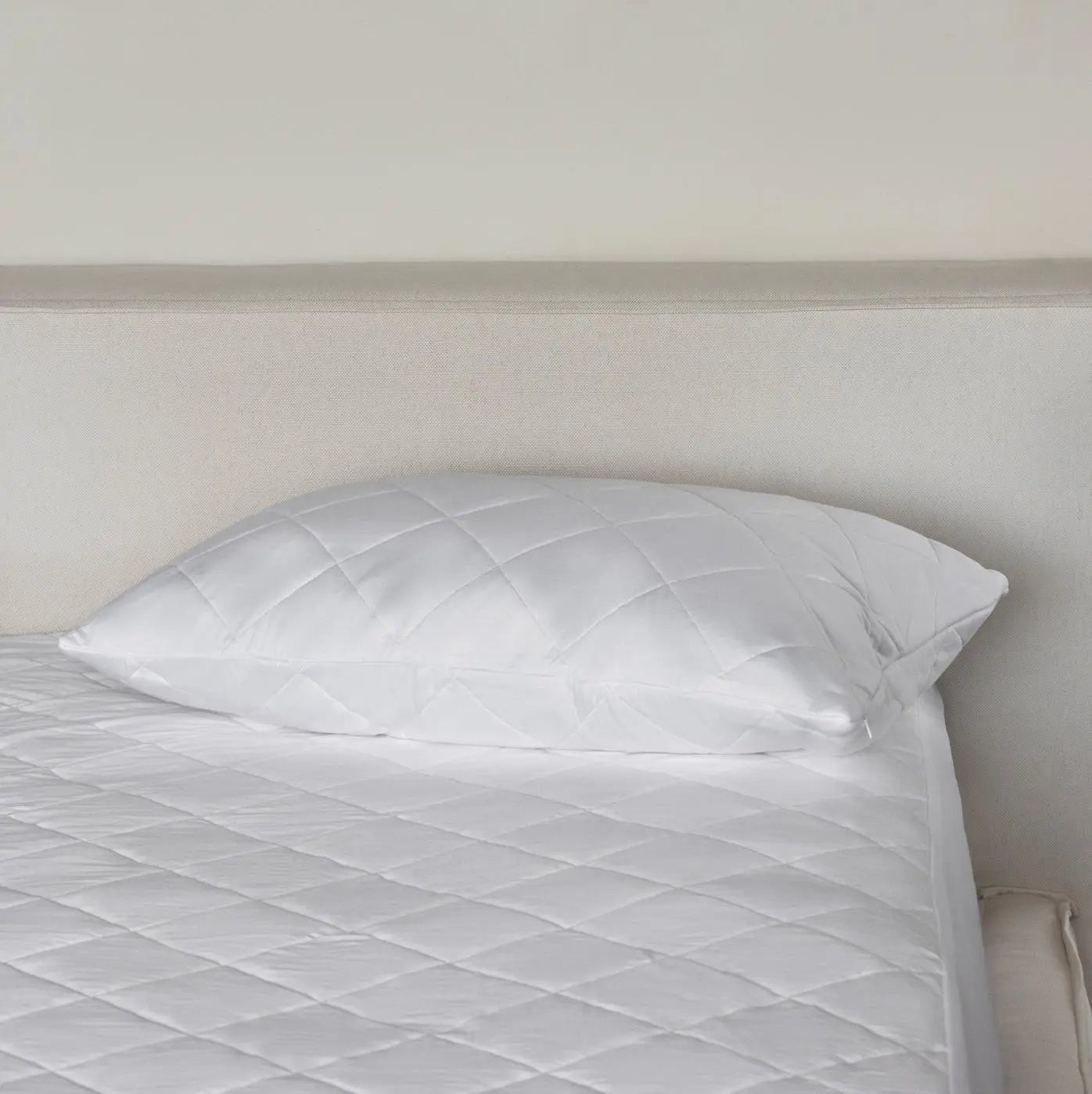 CleanBamboo® Pillow Protector by ettitude