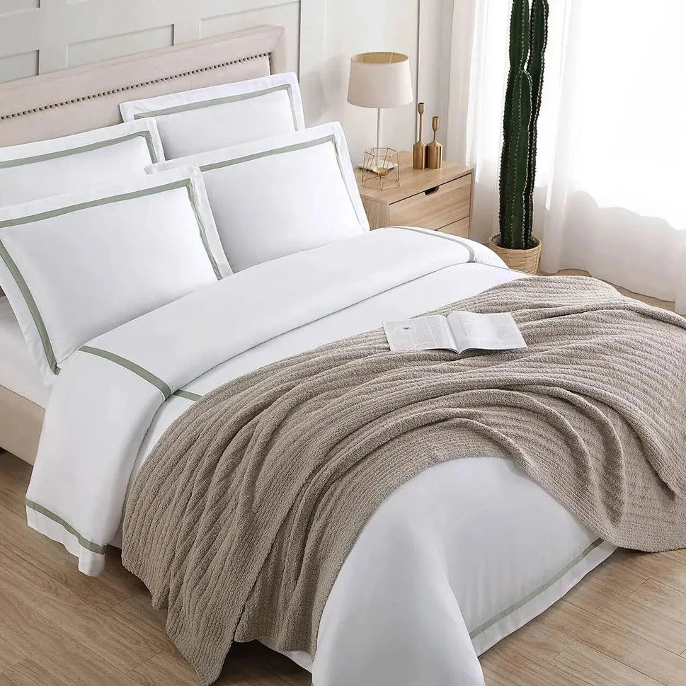 Snug Ribbed Bed Blanket