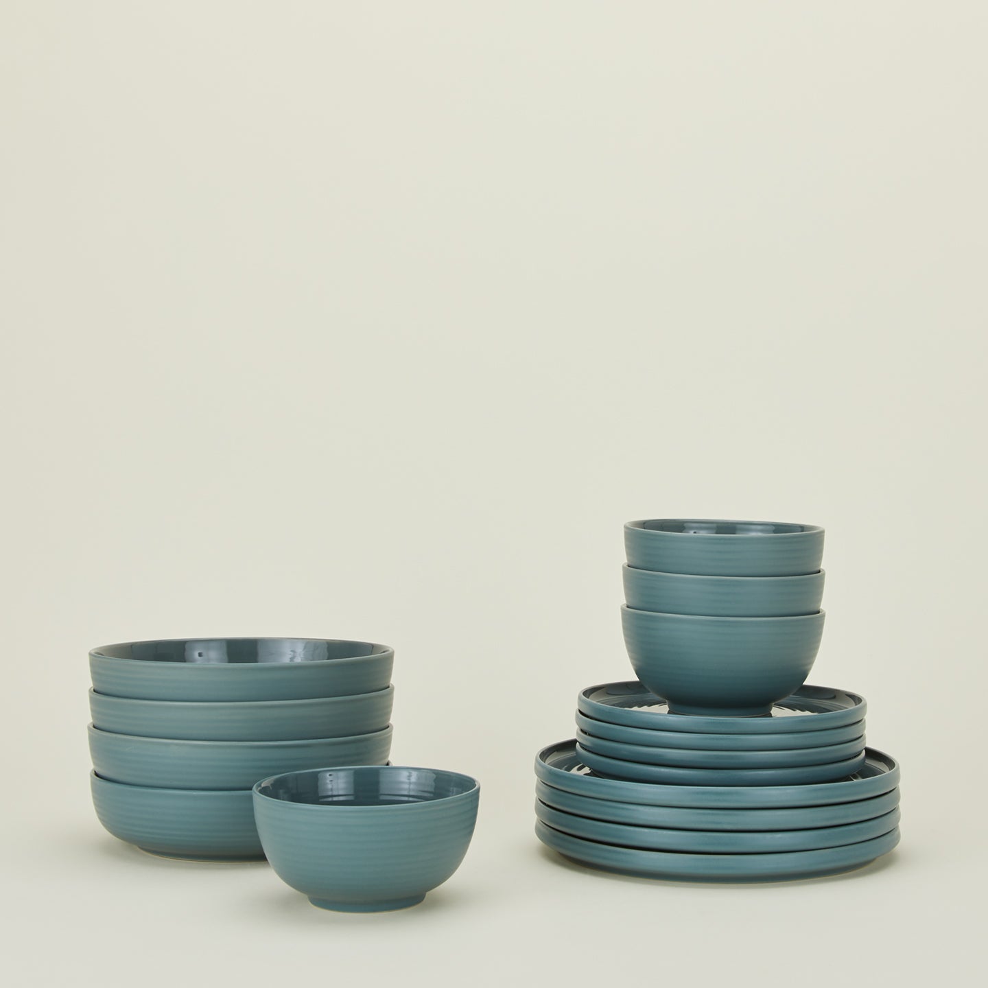 Essential Dinnerware - 16 Piece Set, Peacock